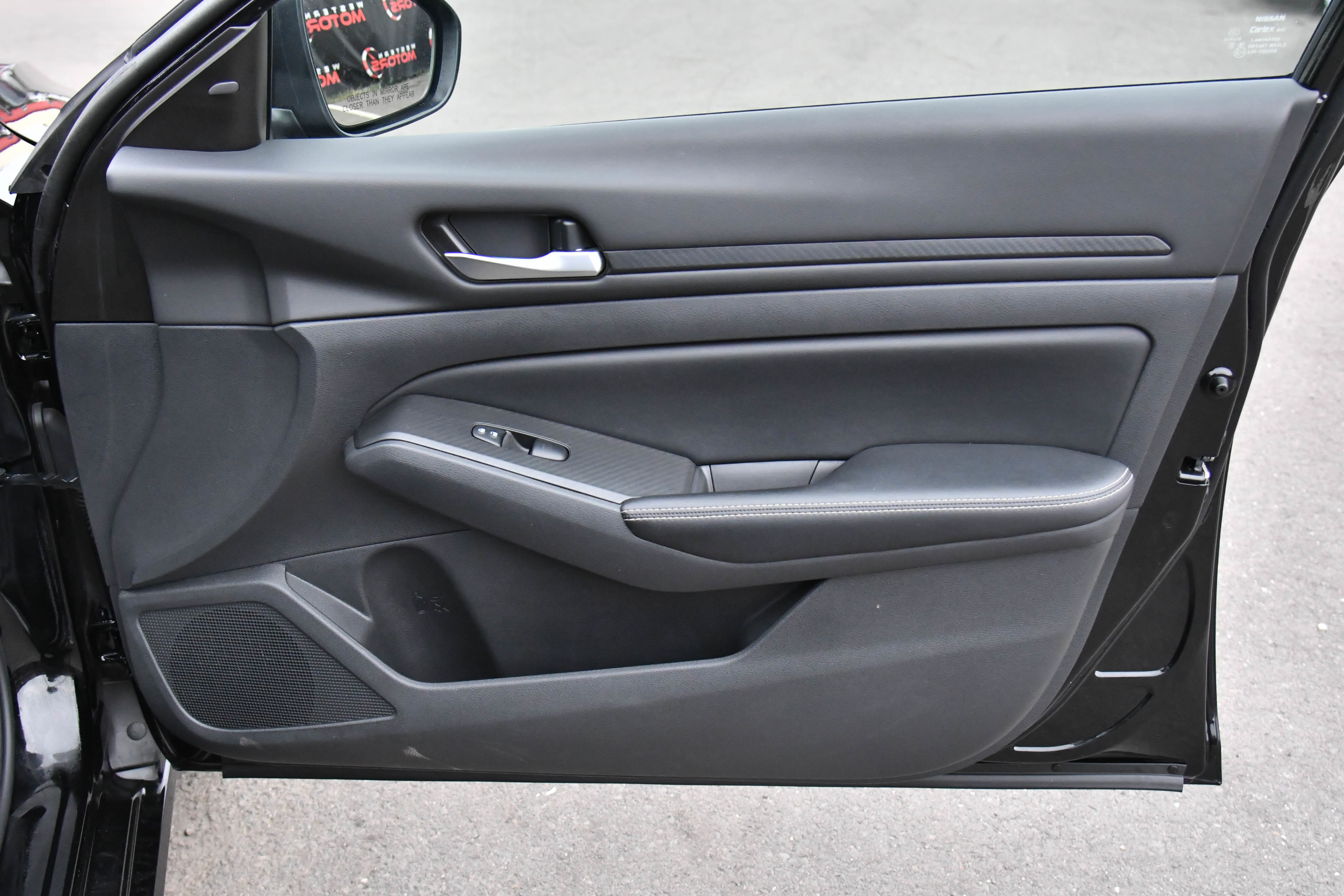 Used 2024 Nissan Altima 2.5 SV image 38