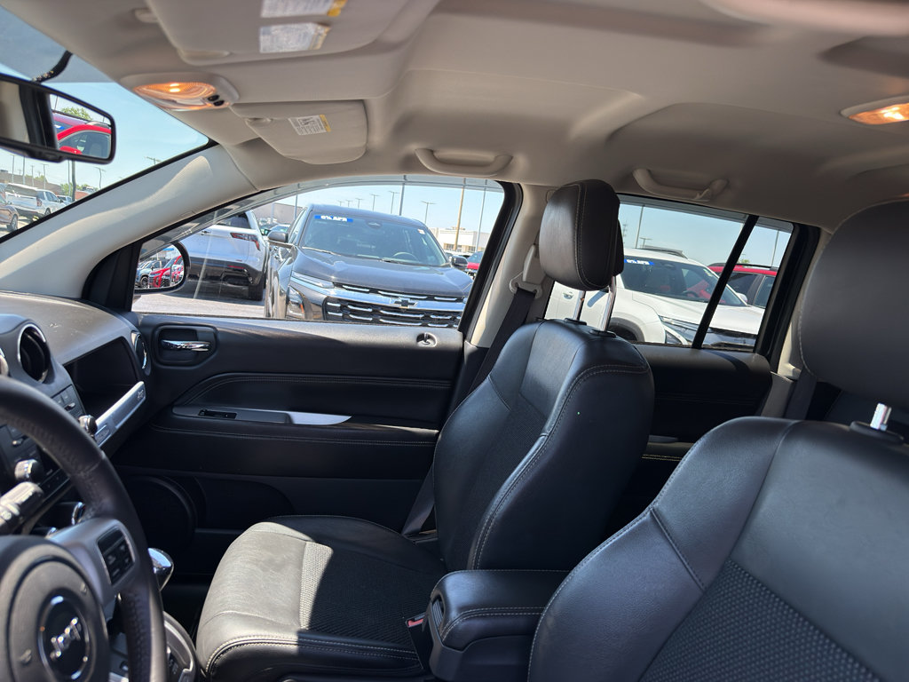 Used 2017 Jeep Compass Latitude AWD/4WD image 25