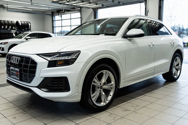 Used 2023 Audi Q8 Premium w/ Convenience Package image 3