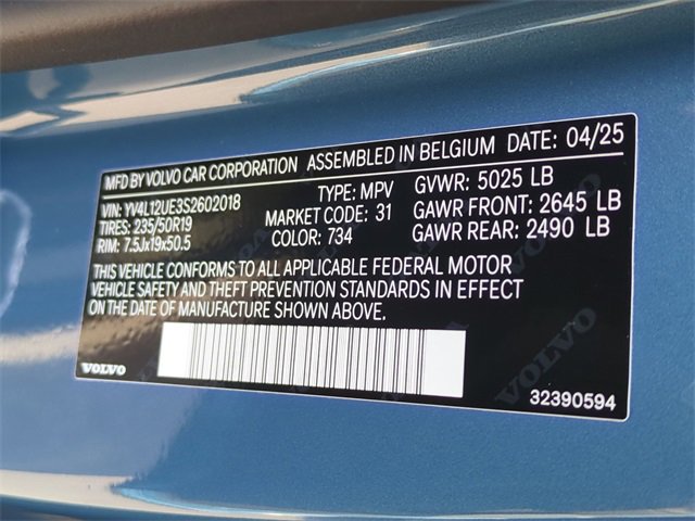 Used 2025 Volvo XC40 B5 Plus image 25