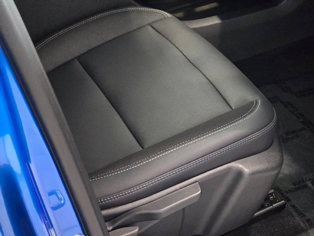Certified 2024 Chevrolet Equinox EV LT FWD image 7