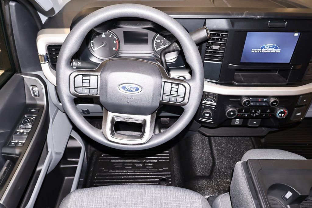 New 2026 Ford F550 4x4 Supercab Super Duty w/ XLT Value Package image 15