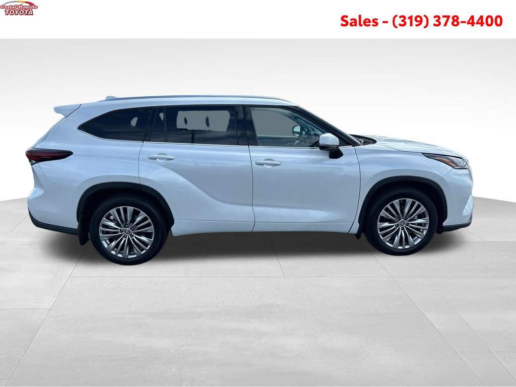 Certified 2024 Toyota Highlander Platinum AWD/4WD image 8