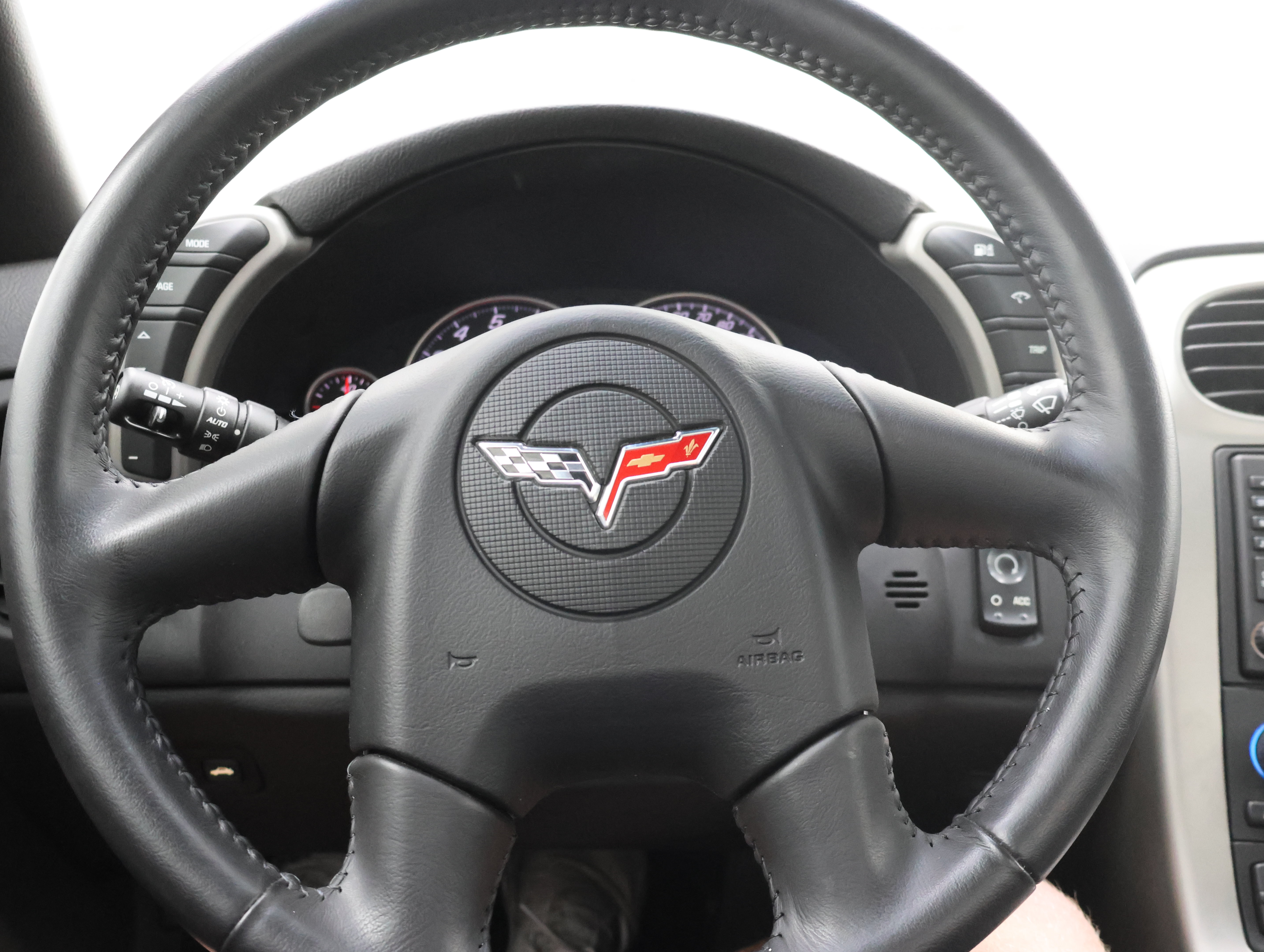 Used 2005 Chevrolet Corvette Coupe w/ Preferred Equipment Group RWD image 12