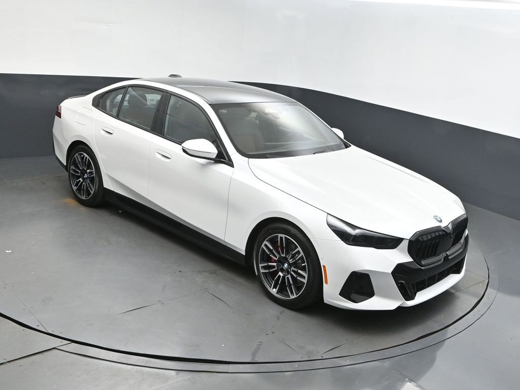 New 2026 BMW 550e xDrive w/ Premium Package image 38