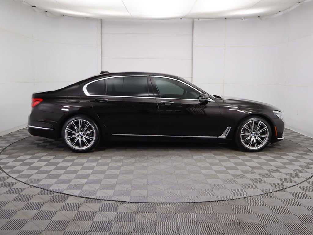 Used 2019 BMW 750i w/ Executive Package image 4