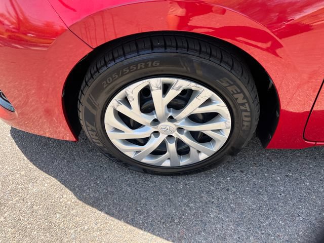 Used 2019 Toyota Corolla LE w/ Carpet Mat Package (TMS) FWD image 2