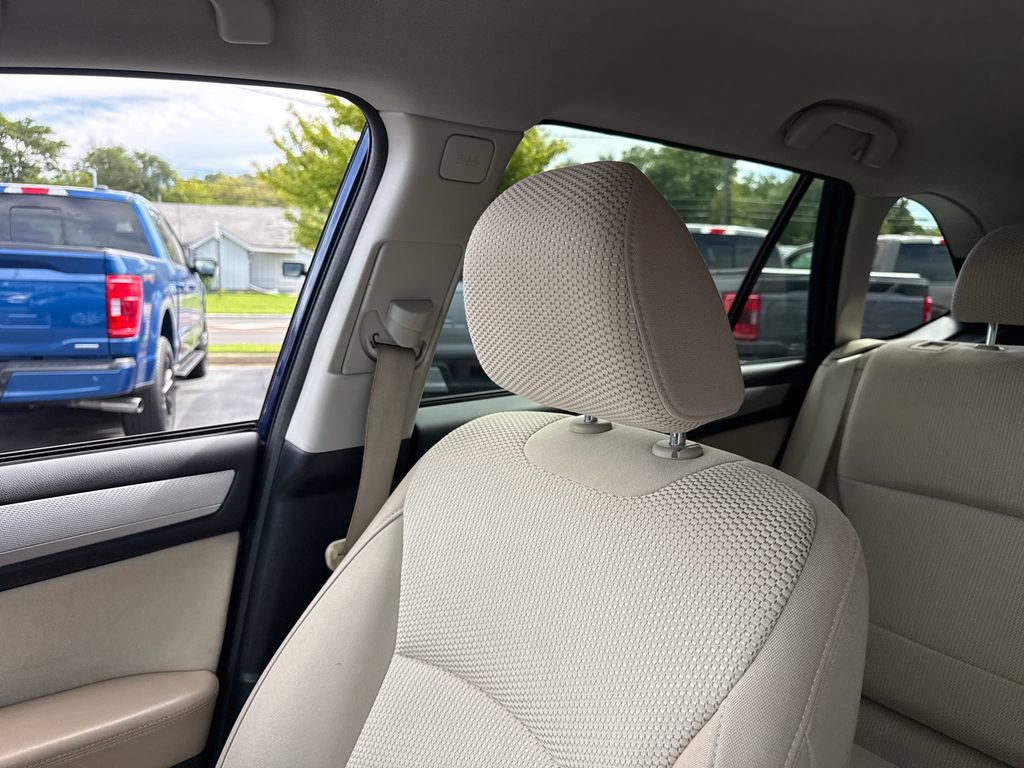 Used 2017 Subaru Outback 2.5i Premium AWD/4WD image 38