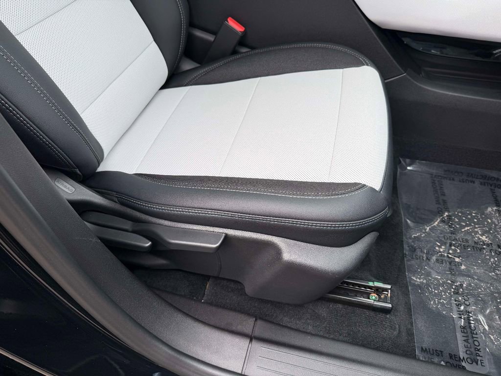 Used 2025 Chevrolet Equinox EV LT image 15