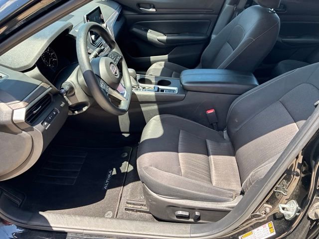 Used 2025 Nissan Altima 2.5 SV AWD/4WD image 17