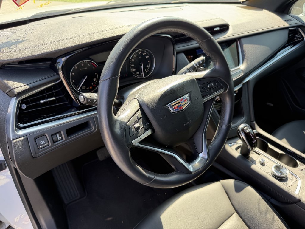 Used 2024 Cadillac XT6 Luxury FWD image 14