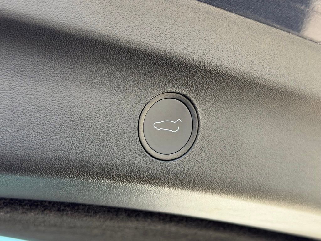 Used 2021 Tesla Model Y Performance image 8