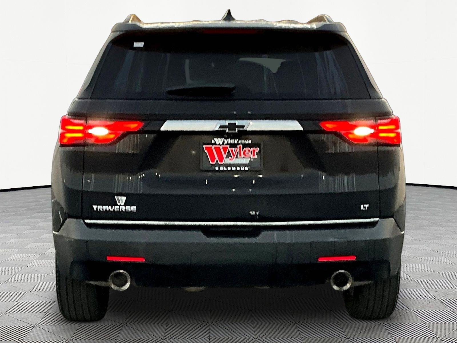 Used 2023 Chevrolet Traverse LT FWD image 5