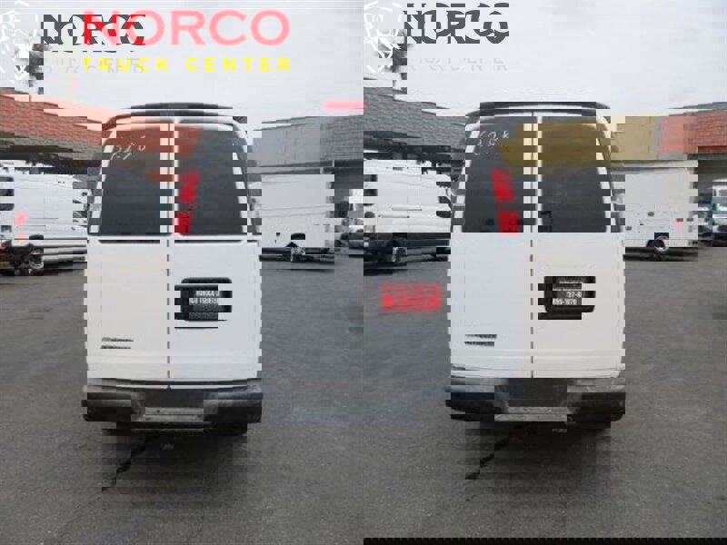 Used 2017 Chevrolet Express 2500 Extended image 8