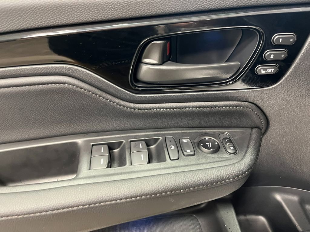New 2026 Honda Odyssey Touring image 9