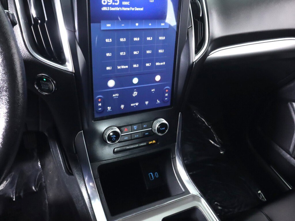 Used 2022 Ford Edge Titanium image 13