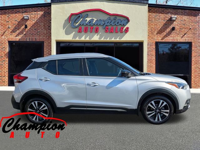 Used 2020 Nissan Kicks SR image 3