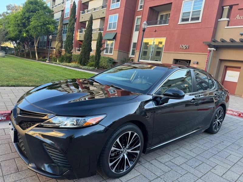 Used 2018 Toyota Camry SE FWD image 4