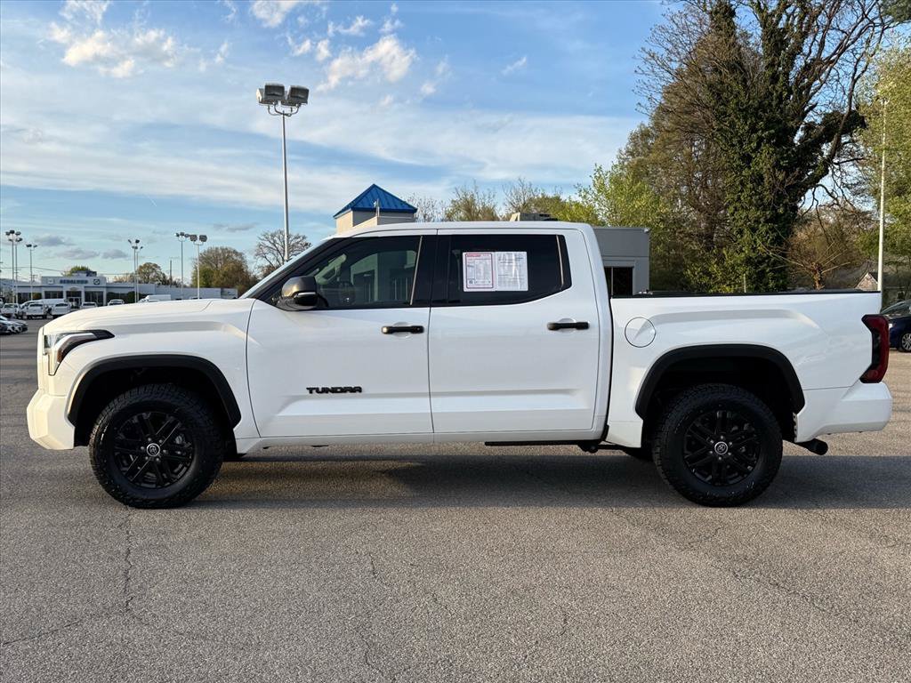 Used 2023 Toyota Tundra SR5 w/ SR5 Convenience Package AWD/4WD image 7