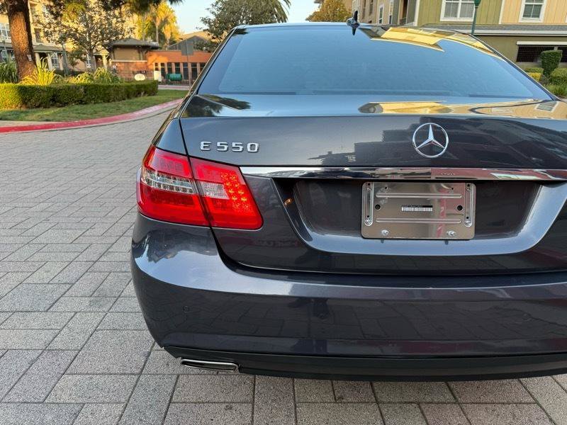 Used 2010 Mercedes-Benz E 550 Sedan image 20