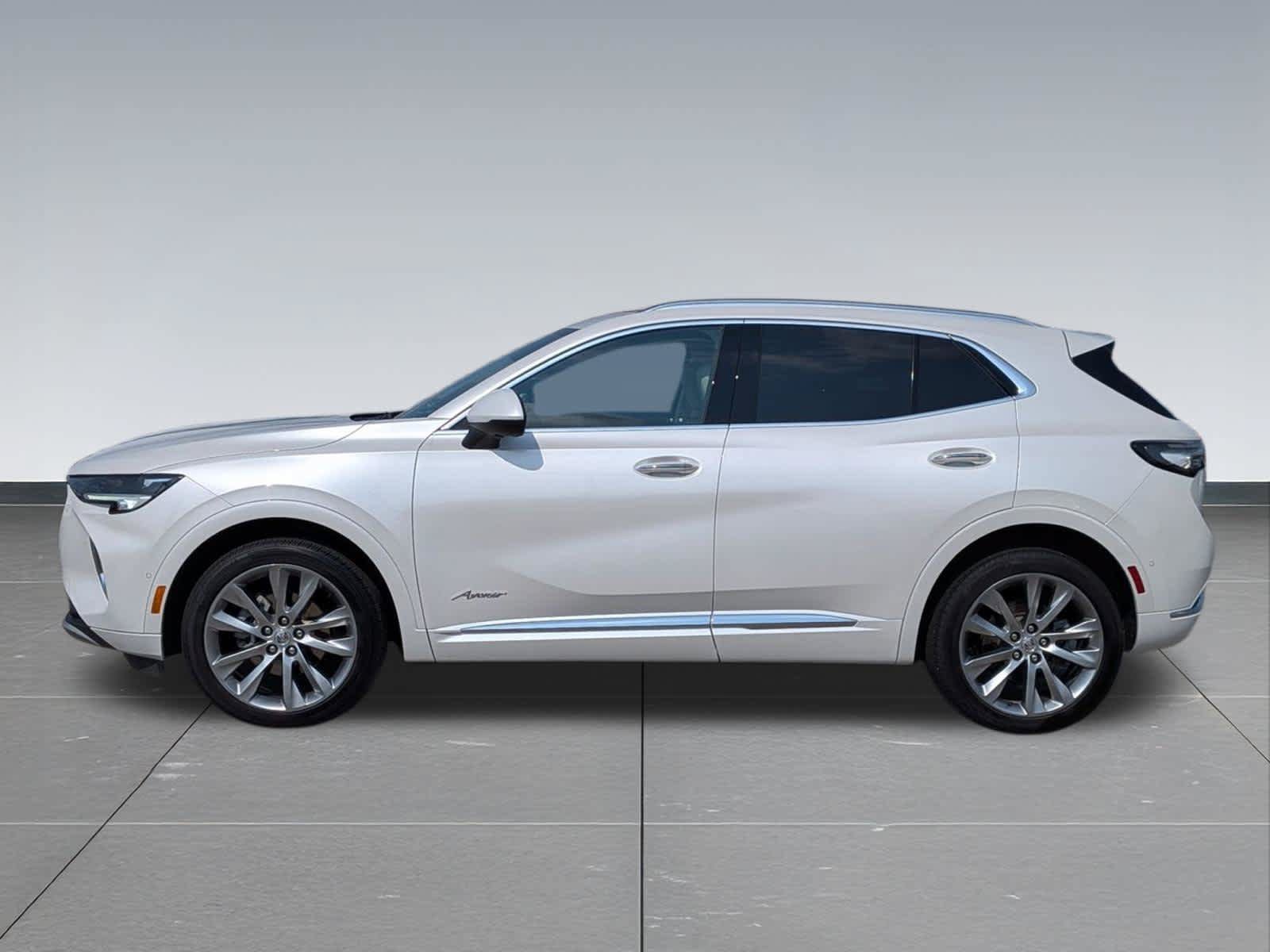 Used 2023 Buick Envision Avenir AWD/4WD image 2