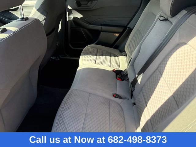 Used 2022 Ford Escape SE w/ SE Sport Appearance Package image 17