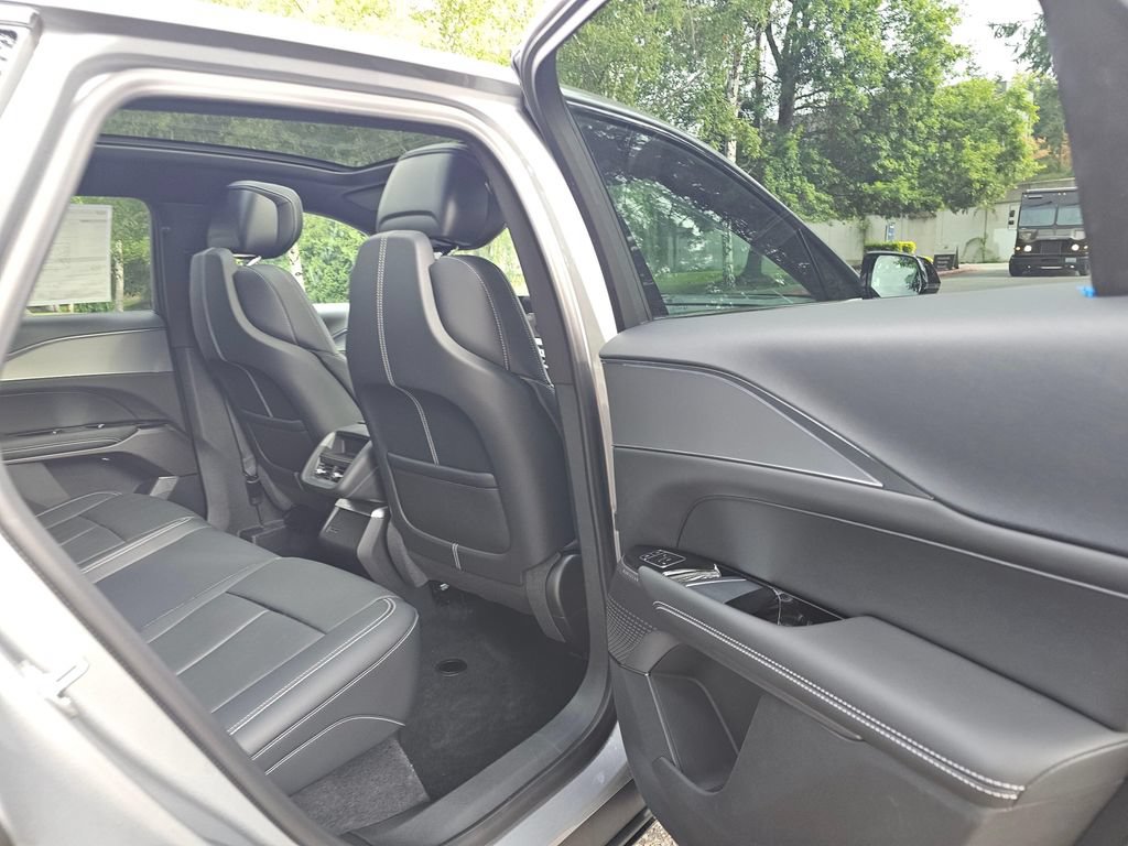 New 2027 Cadillac Lyriq Sport AWD/4WD image 14