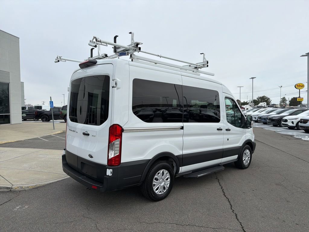 Used 2019 Ford Transit 150 XLT image 3