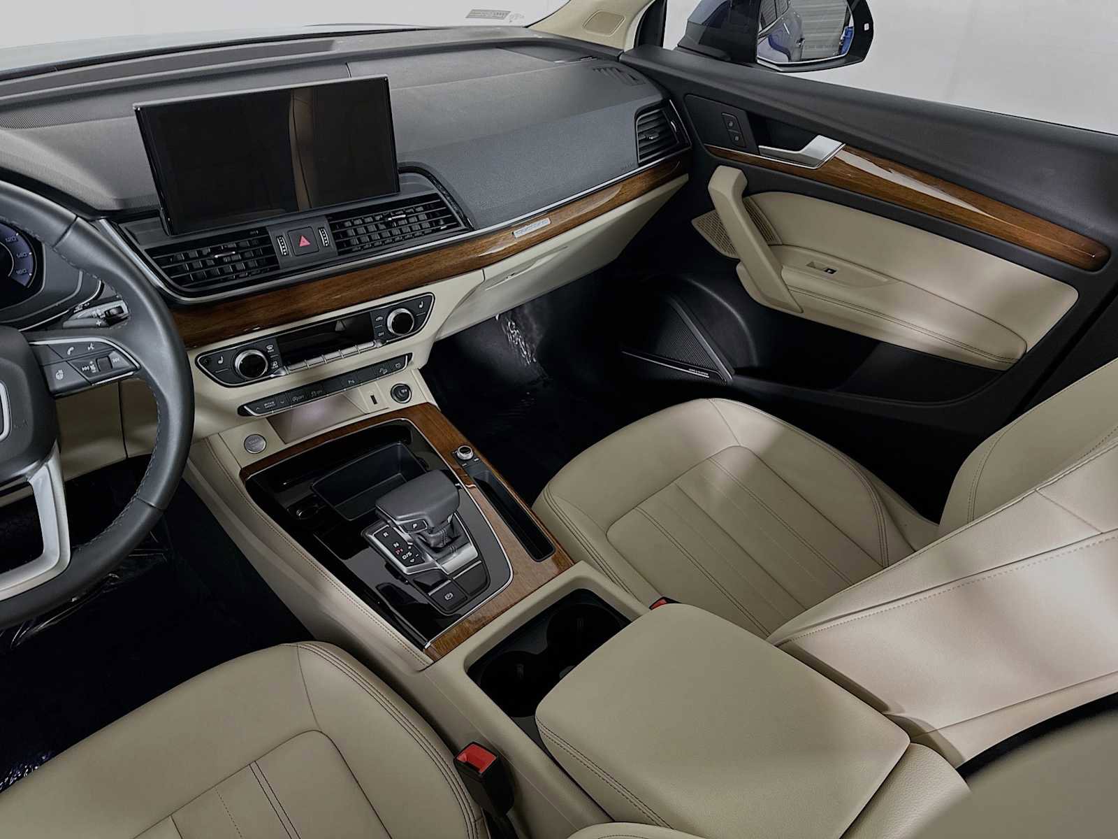 Certified 2025 Audi Q5 2.0T Premium Plus w/ Premium Plus Package image 22