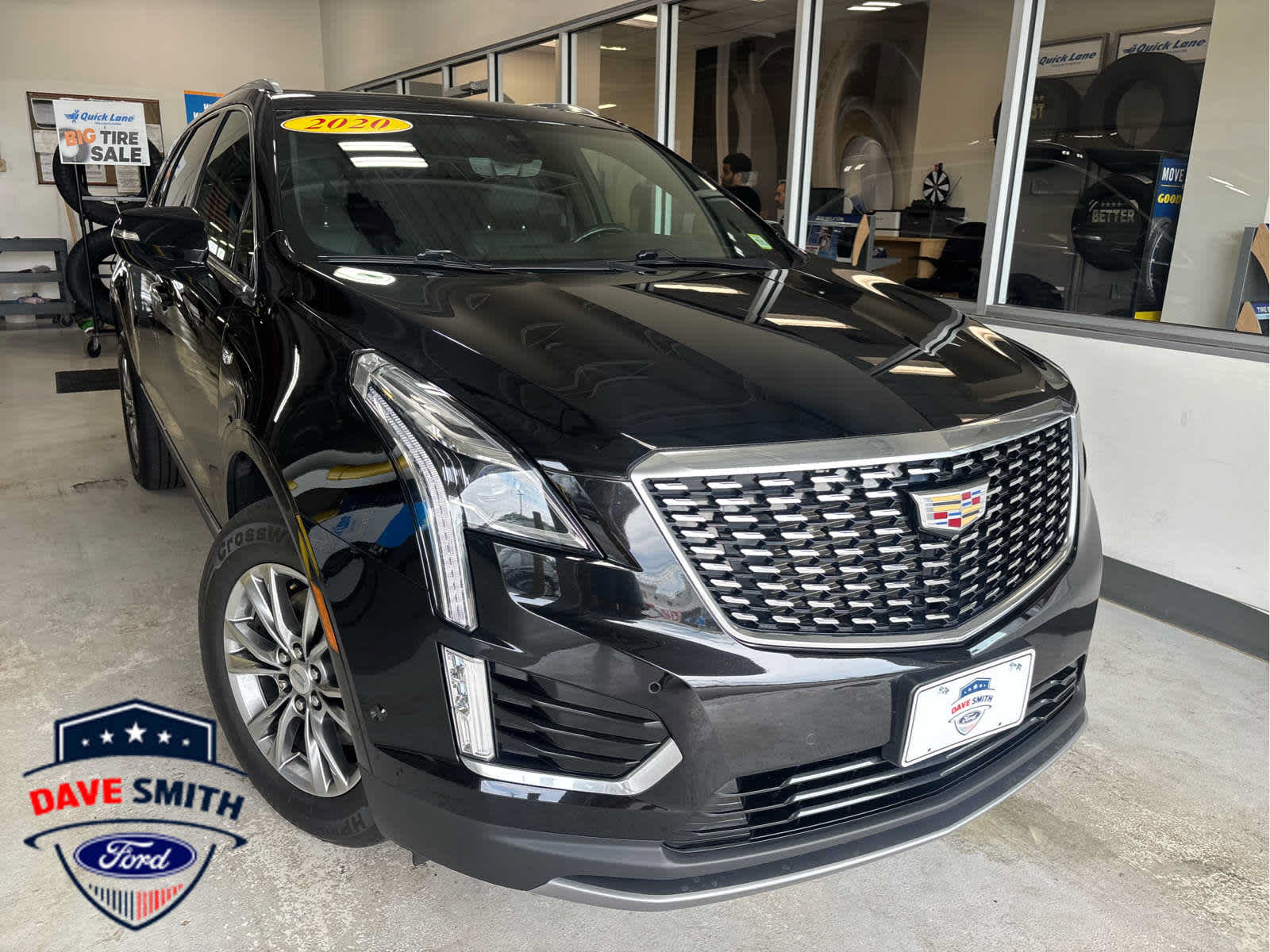 Used 2020 Cadillac XT5 Premium Luxury AWD/4WD image 2
