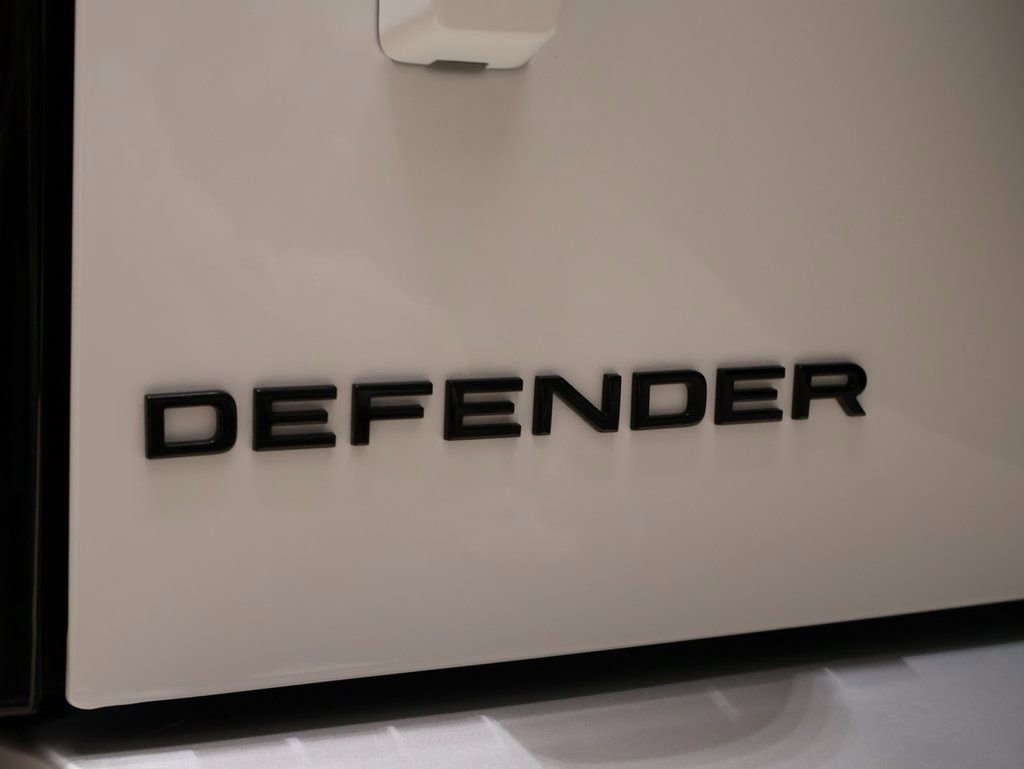 New 2025 Land Rover Defender 110 S image 8