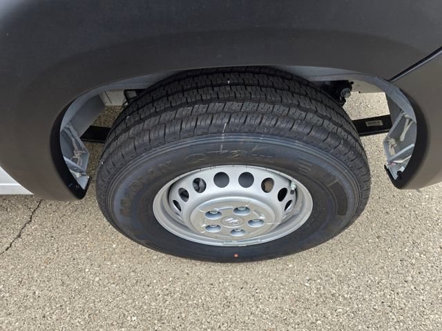 Used 2025 RAM ProMaster 1500 w/ Safety Group FWD image 15