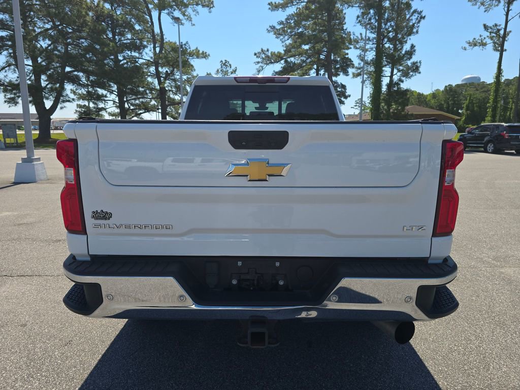 Used 2023 Chevrolet Silverado 2500 LTZ w/ LTZ Plus Package AWD/4WD image 4