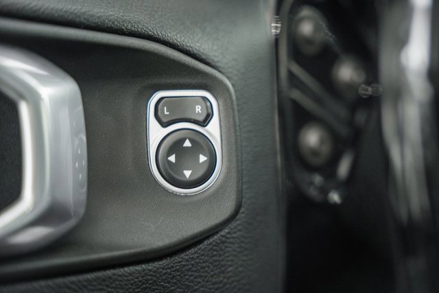 Used 2020 Jeep Wrangler Unlimited Sahara image 42