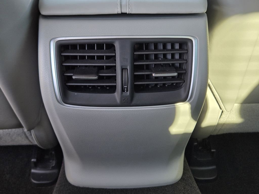 Used 2017 Acura TLX w/ Technology Package image 36