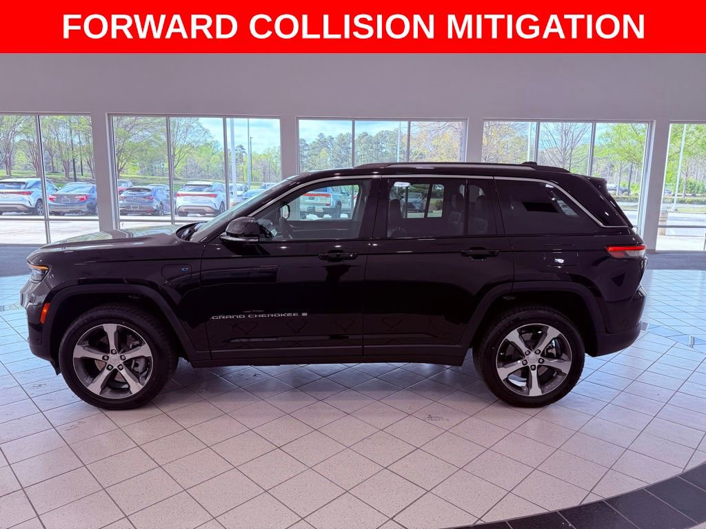 Used 2022 Jeep Grand Cherokee Limited 4xe w/ Luxury Tech Group II AWD/4WD image 5