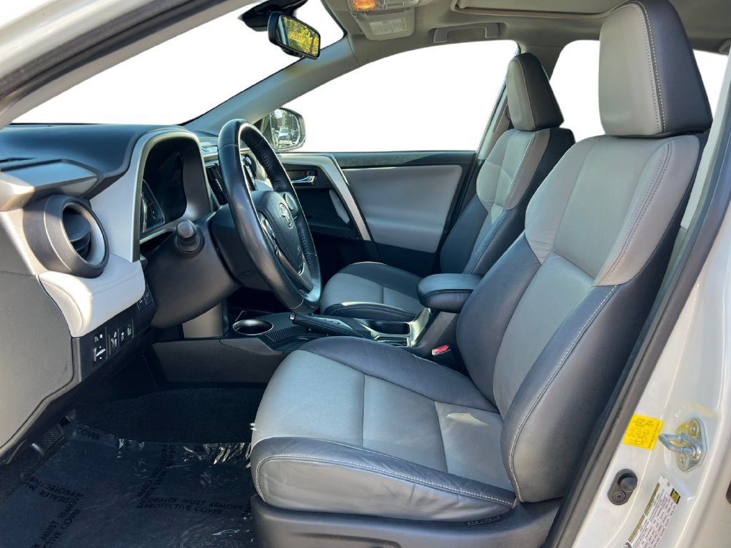 Used 2015 Toyota RAV4 Limited w/ Technology Package AWD/4WD image 6