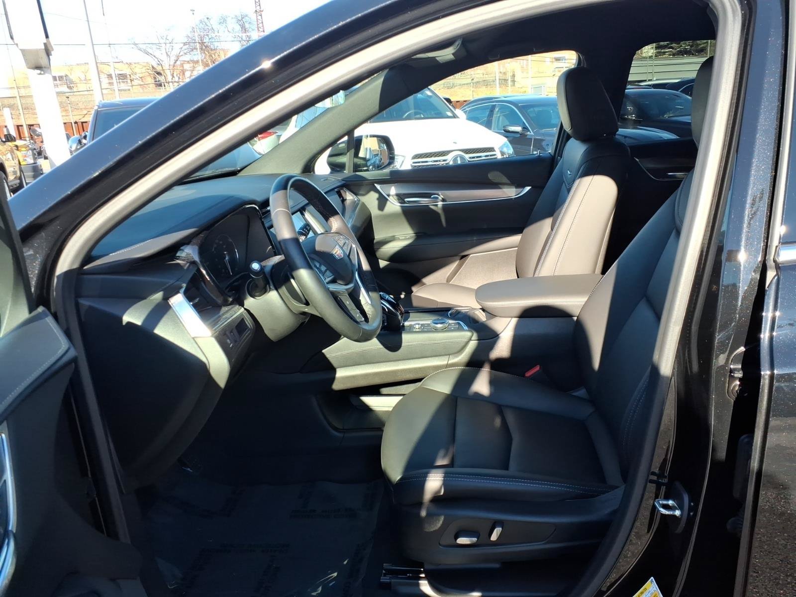 Certified 2023 Cadillac XT5 Premium Luxury AWD/4WD image 19