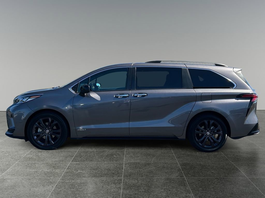 Used 2021 Toyota Sienna XSE w/ XSE Plus Package FWD image 5