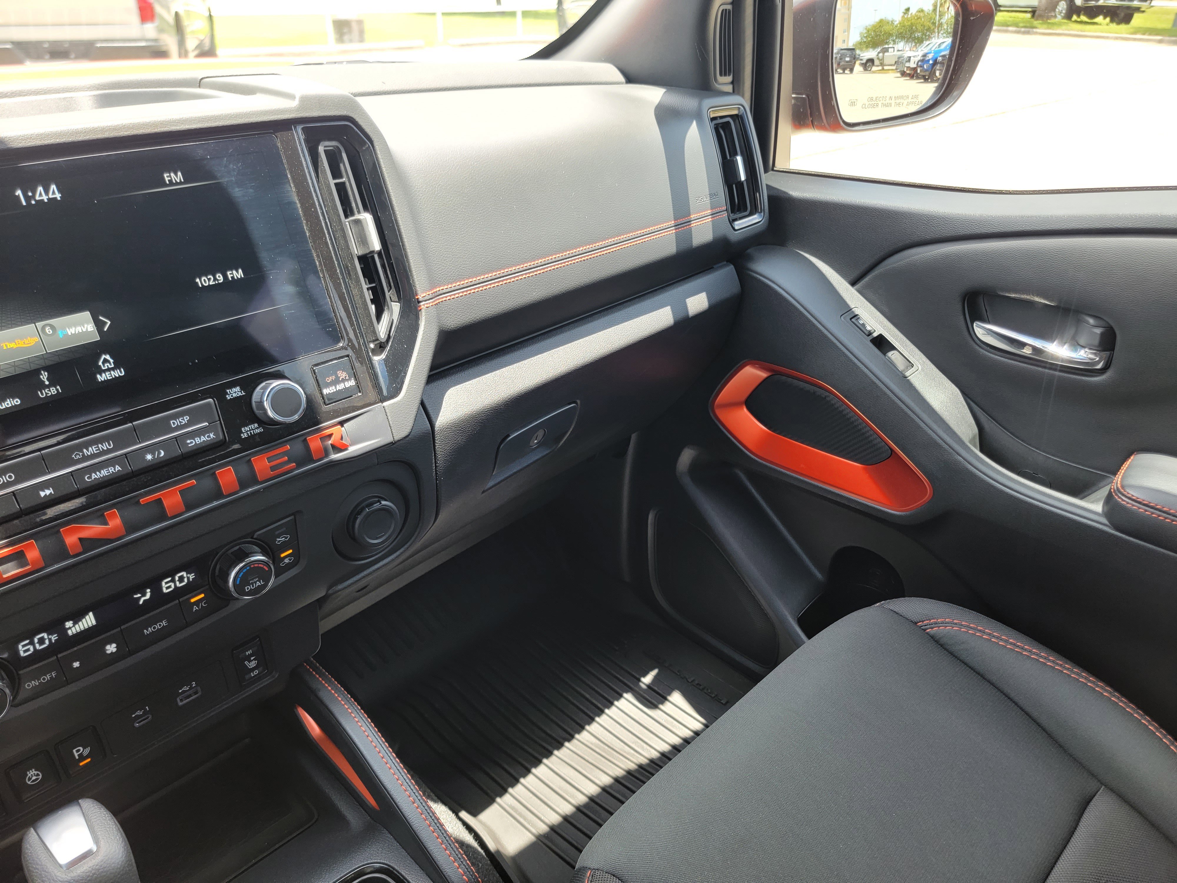 Used 2025 Nissan Frontier PRO-4X w/ Pro Convenience Package image 33