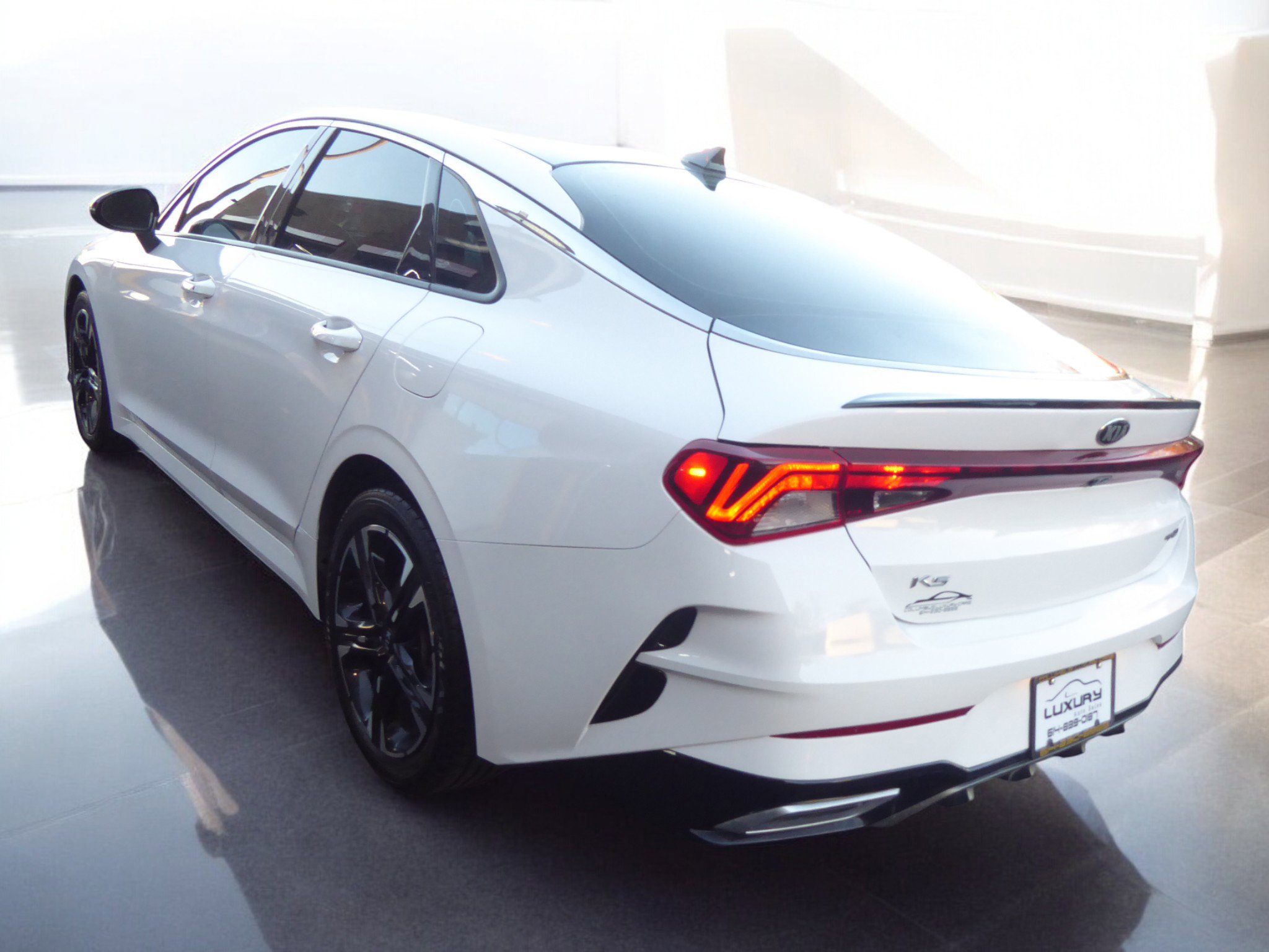 Used 2021 Kia K5 GT-Line w/ GT-Line FWD Premium Package image 9