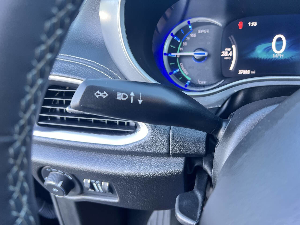 Used 2023 Chrysler Pacifica Touring-L w/ S Appearance Package image 24