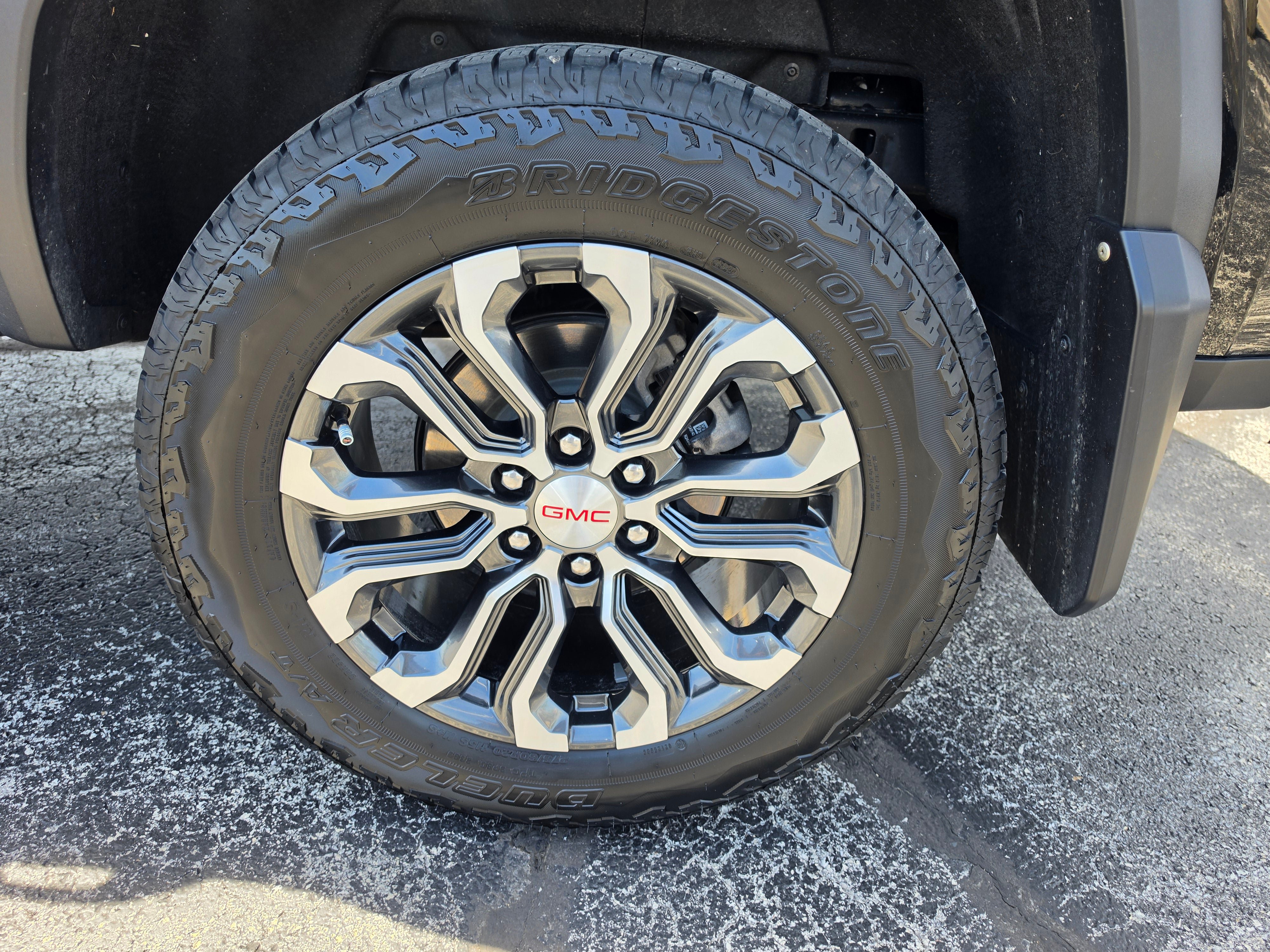 Used 2024 GMC Canyon Denali AWD/4WD image 12