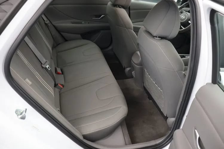 Used 2025 Hyundai Elantra SEL FWD image 17