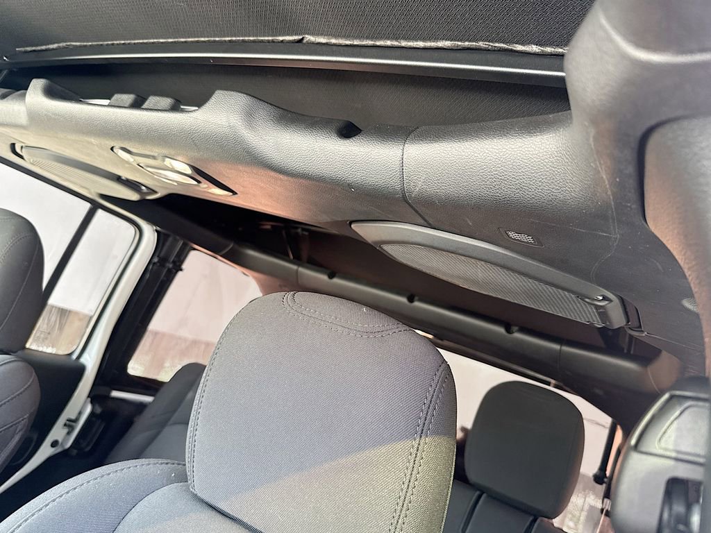 Used 2023 Jeep Wrangler Unlimited w/ 8.4" Radio Group image 20