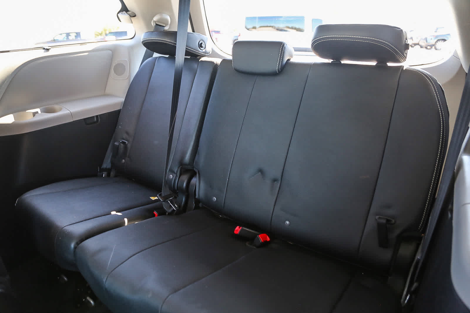 Certified 2019 Toyota Sienna SE w/ SE Preferred Package AWD/4WD image 19