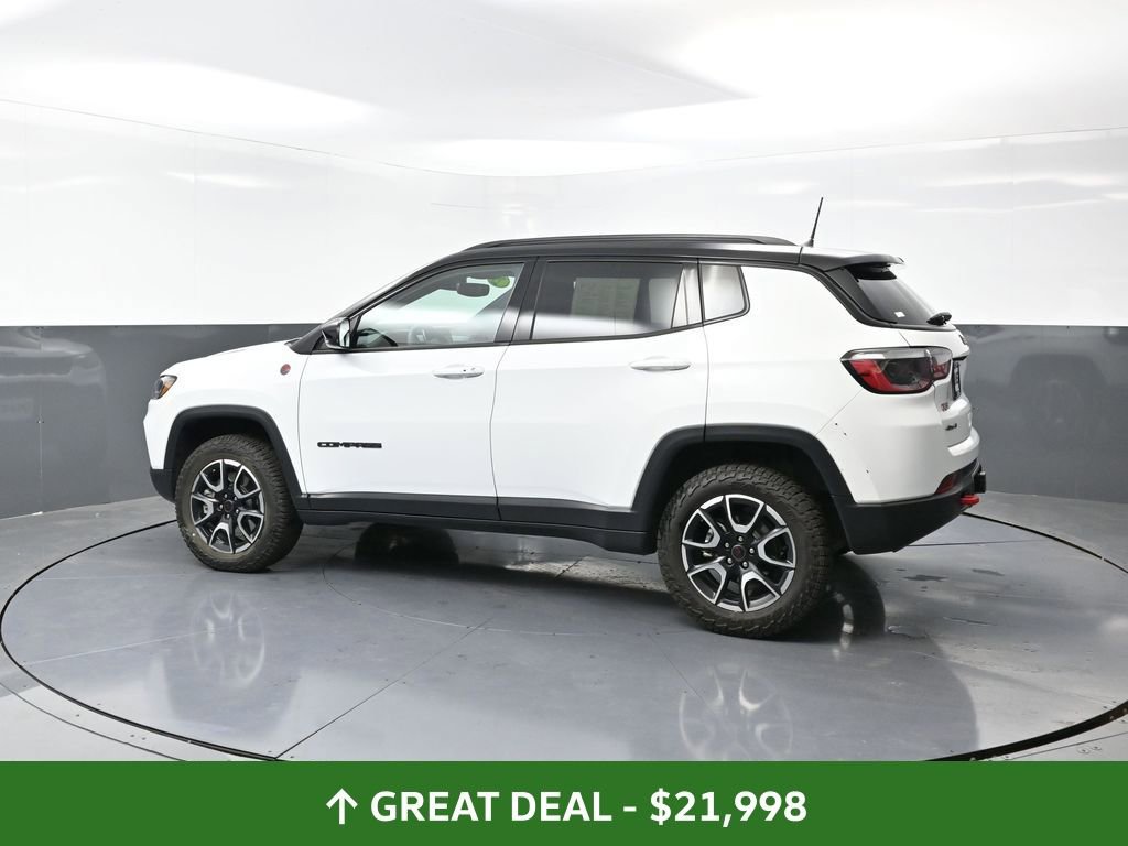 Used 2025 Jeep Compass Trailhawk w/ Trailer Tow Group image 10