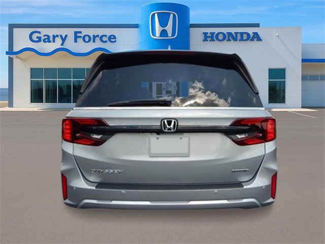 New 2026 Honda Odyssey Touring image 4
