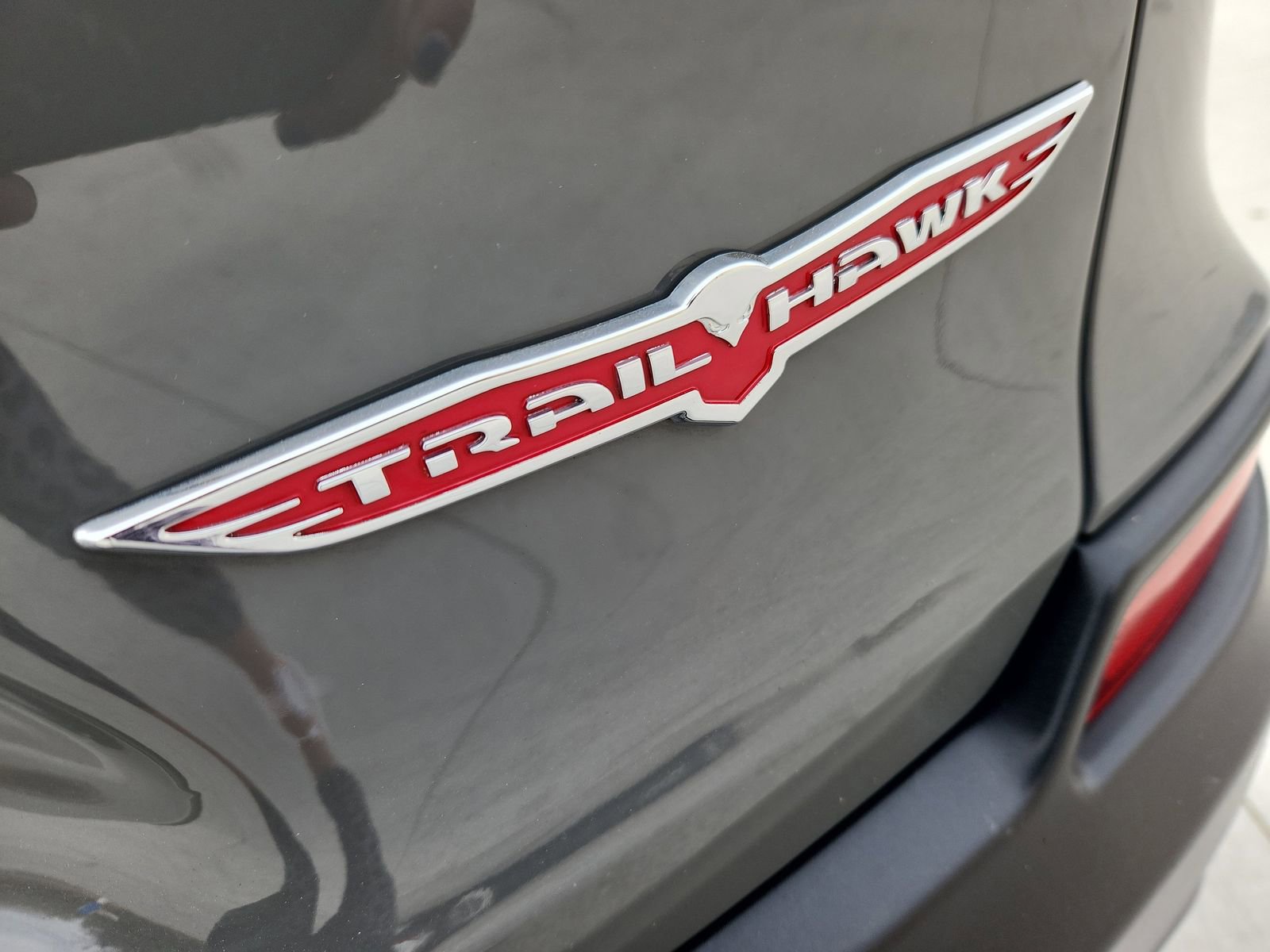 Used 2019 Jeep Cherokee Trailhawk w/ Comfort/Convenience Group AWD/4WD image 14