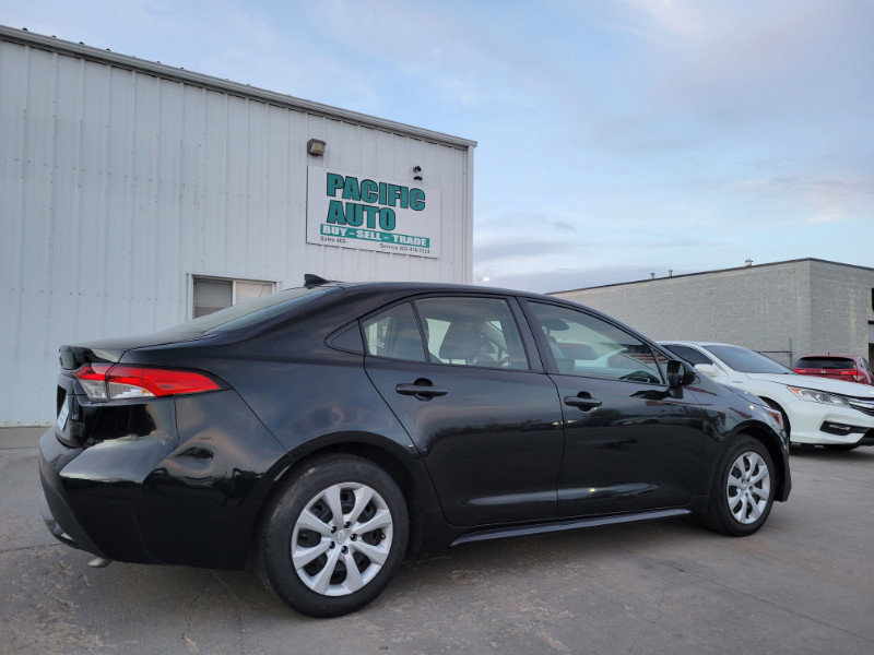 Used 2022 Toyota Corolla LE FWD image 7